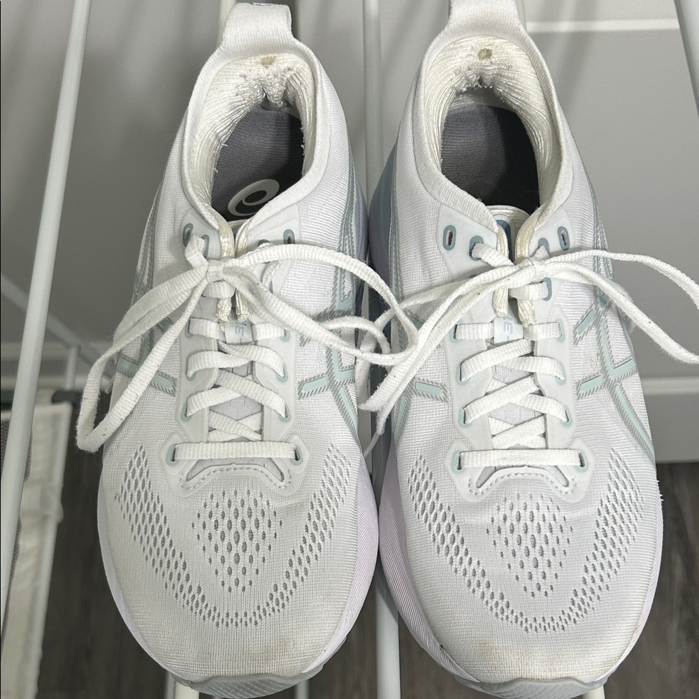 ASICS Kayano 31 Women’s size 9.5